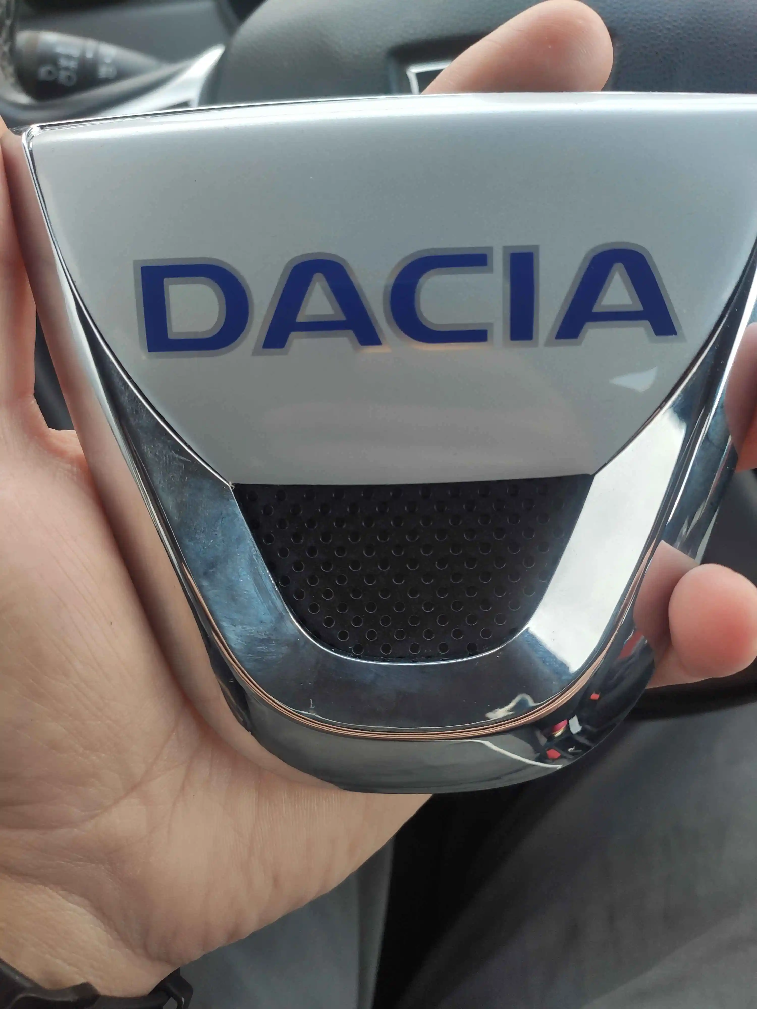 Front Grille Emblem For Dacia Sandero Dokker Duster Logan Stepway Logo Universal High Quality Parts Car Accessories Badge - Image 3